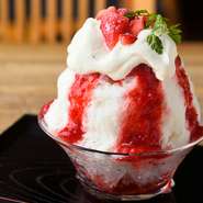 味はもちろんですが、かき氷のビジュアルにもこだわっているので、写真を撮って喜んでくださる方が多いのは嬉しいですね。お客様の楽しみにしていたメニューが「売切れ」なんてことがないように心掛けています。