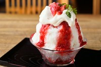 味はもちろんですが、かき氷のビジュアルにもこだわっているので、写真を撮って喜んでくださる方が多いのは嬉しいですね。お客様の楽しみにしていたメニューが「売切れ」なんてことがないように心掛けています。