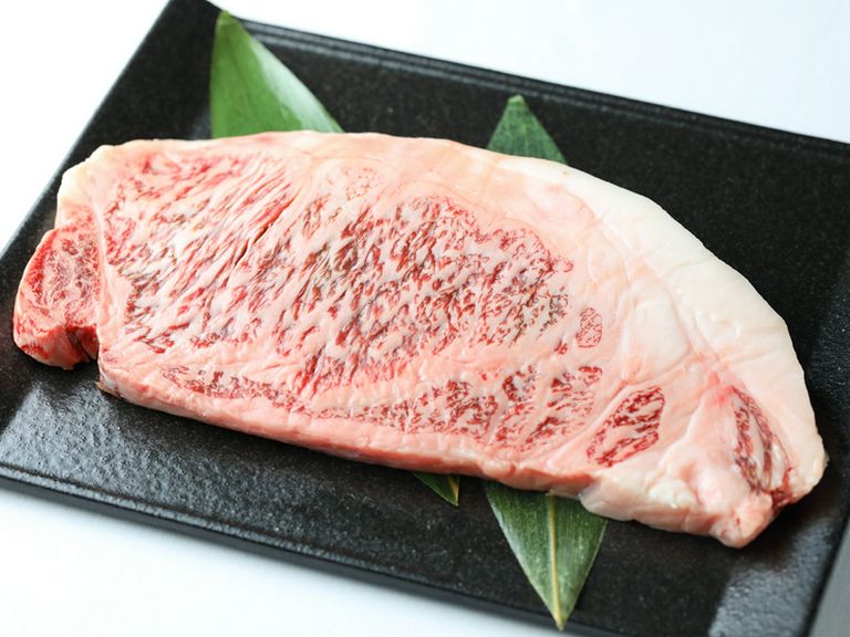 炒め物などの牛肉は「A5ランク和牛のサーロイン」を贅沢に使用