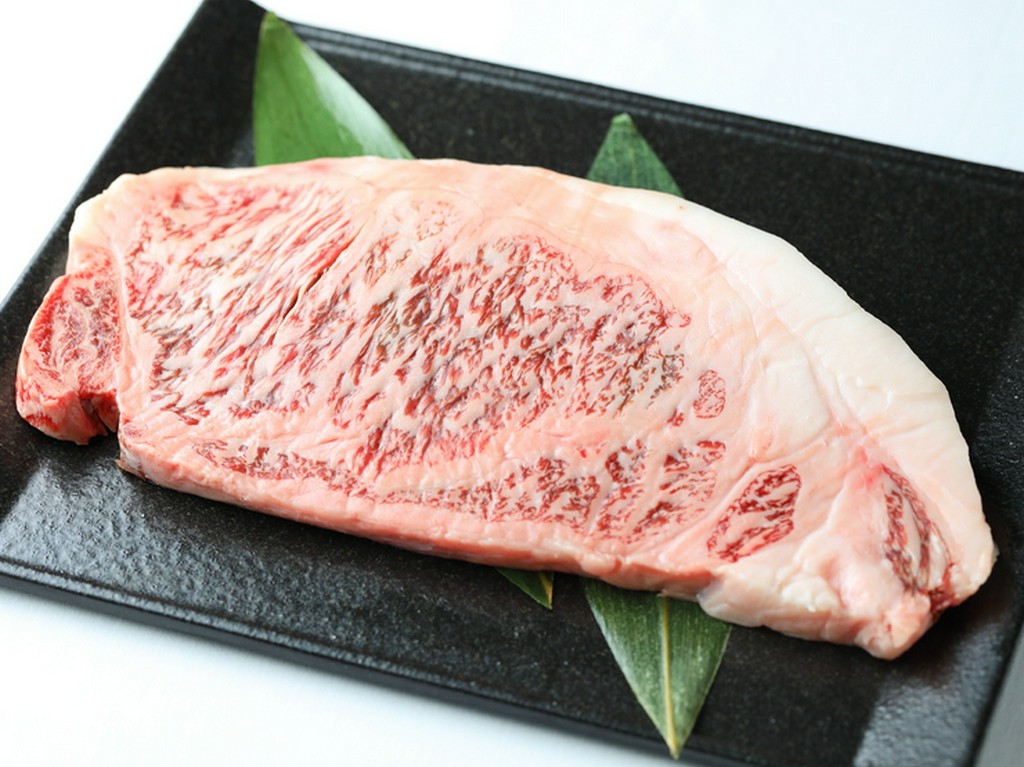 炒め物などの牛肉は「A5ランク和牛のサーロイン」を贅沢に使用