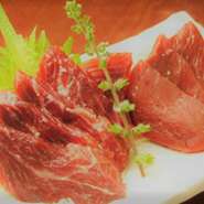 鮮度抜群のくじら肉！日本酒との相性抜群！