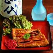 鮮魚だけでなく「くじら」「うなぎ」「黒毛和牛ステーキ」など豊富なメニューが揃っています。宴会では予算や料理の内容などお気軽にご相談ください。