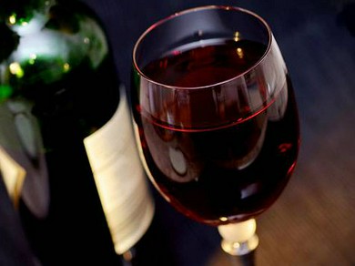 肉料理と相性ぴったり！　フランス産＆チリ産のワインが充実