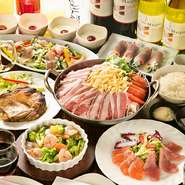 開放的ある個室で、上質肉を心ゆくまで堪能できる絶品プラン。カリッとジューシーな『エスニックチキン』と『トマトチーズ牛肉鍋』がどちらも2時間食べ放題で楽しめます。40種以上の飲み放題も嬉しい限り！