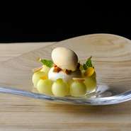 落花生のムースと、メロンのシャーベット、泡盛のアイスクリーム