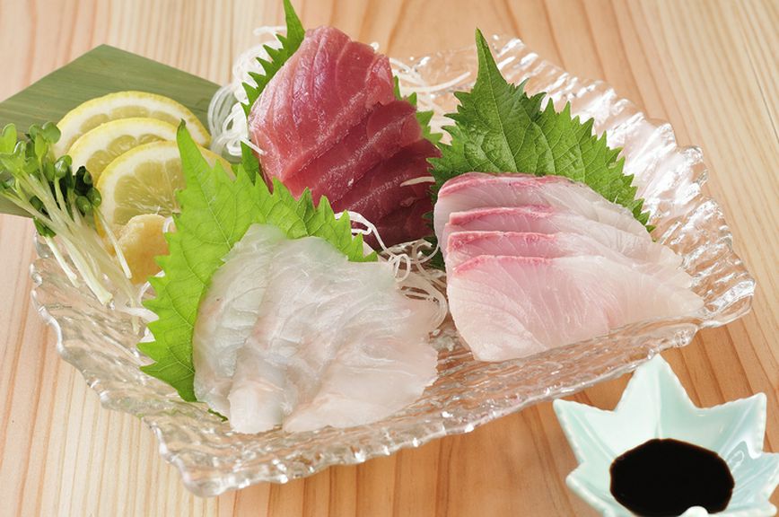 毎日獲れたての魚介類を沼津から直送				