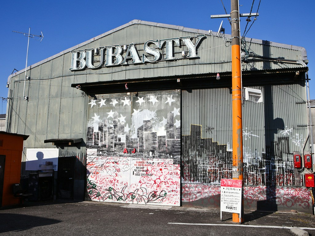 雰囲気たっぷり、アメリカンテイストなフロアーづくりにも注目