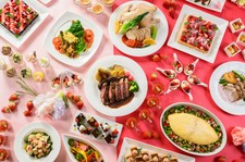 【土日祝限定】苺とベリーのキュートなスイーツ、ベリーを使ったお料理も！甘酸っぱい春の香りを楽しんで♪