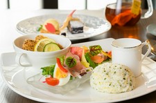 一皿完結＆大満足、みんな大好きワンプレートランチ。メインディッシュはお肉 or お魚からお好きなものを。