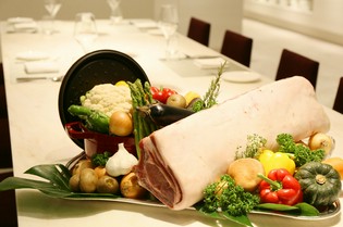 北海道斜里産　匠の豚と呼ばれる「サチク麦王」の熟成ポーク