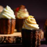 札幌ではここだけのシンガポール発ラグジュアリーブランドTWG teaを一緒に詰め合わせ、華やかな香りのバリエーションが楽しめます。
3日前5：00pmまでのご予約＆受注生産にて承ります。
<受取時間>　10:00am～5:00pm