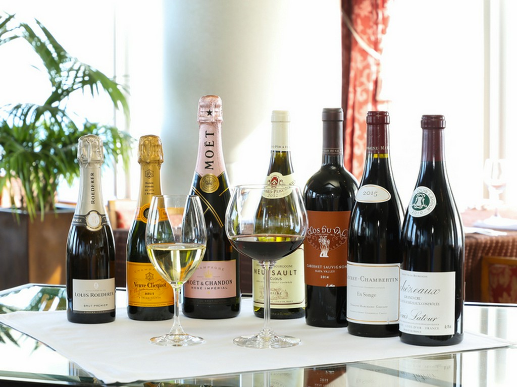 世界各国から選りすぐったワインが充実のラインナップ