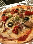 美味しいアンチョビ　オリーブ　トマトを使った南フランスのpizza。　ちょっと小腹空いたら大満足。
