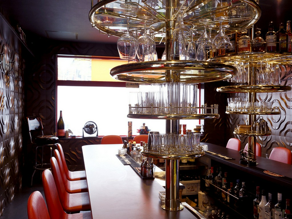 好みのお酒をそっと傾けながら過ごす、大人のひととき