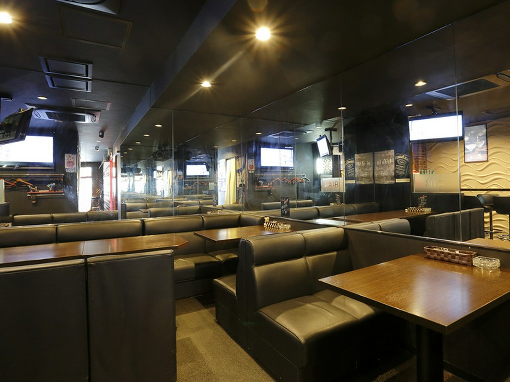 開放的な空間。大勢でにぎやかに過ごしたい時におすすめ