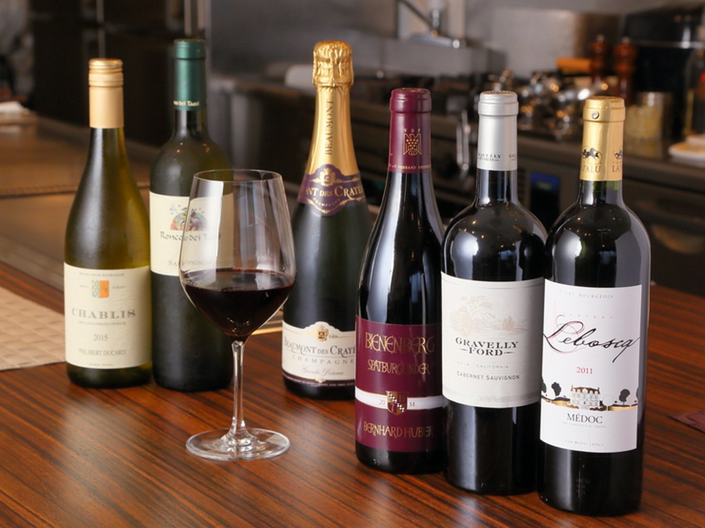 選りすぐりの食材に相応しい、とっておきのワインを用意