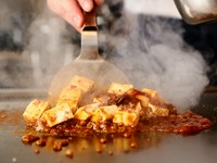 目の前でつくる鉄板中華『麻婆豆腐　菫風』