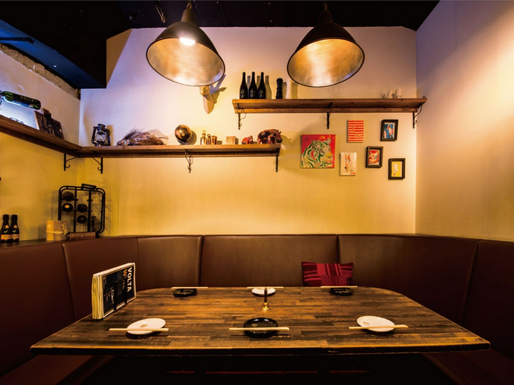 皆でワイワイ盛り上がりたいときはソファタイプの個室がおすすめ