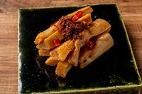 好きな人にはどはまりなラー油の香り立つメンマ。