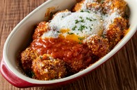 お肉の旨味がぎゅっと詰まった肉団子。
