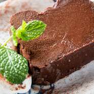 デザートワイン「シャトーラ・コサード(500円)」といっしょに味わうと、美味しさがさらに引き立ちます。