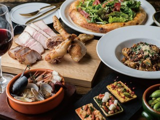 お料理はビュッフェでも卓上提供でも可能