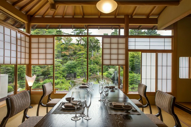 少人数で予約できる個室がある