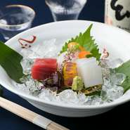 旬の食材を使った季節感のある懐石　月替わりの懐石です