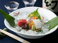 旬の食材を使った季節感のある懐石　月替わりの懐石です
