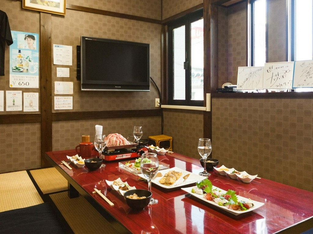 2階には個室＆半個室を完備。最大30名様のご宴会もOK！