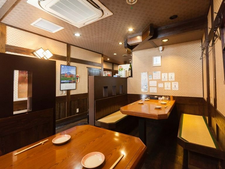 おいしい料理とお酒が充実し、カジュアルな食事デートにも人気