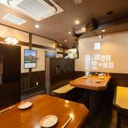 おいしい料理とお酒が充実し、カジュアルな食事デートにも人気