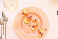 
食前酒つき（スパークリングワインまたはソフトドリンクも対応しております）
【一口前菜】
【前菜】
【手打ちパスタ】
【リゾット】
【肉料理】
【デザート】
【カフェ＆小菓子】

