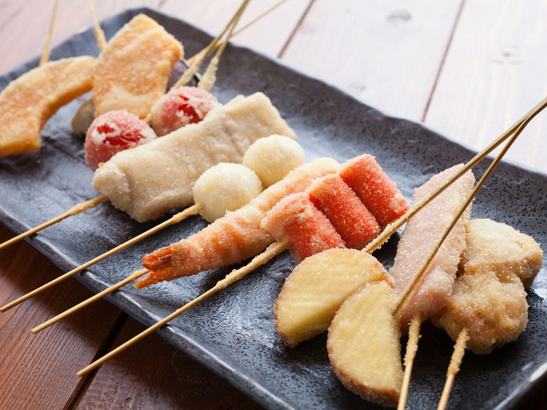 オススメが一度に味わえる『串揚げ10本盛り』