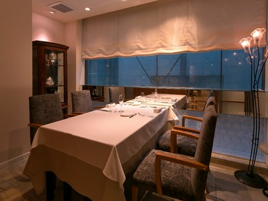 2〜4名様個室は接待・会食での利用にも好評