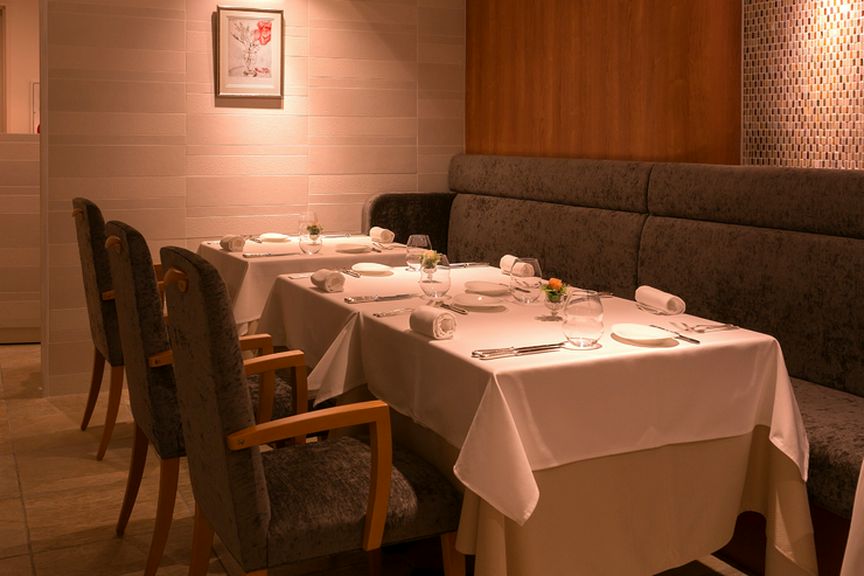 洗練されながら、どこか温かみを感じさせる上品な空間