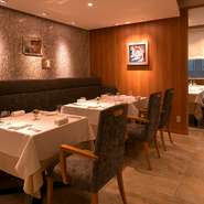 貸切り予約限定のプランがあります。2時間の飲み放題が付き大変お得なコースになっています。同窓会や結婚式の二次会など様々なシーンに適応。詳しい内容や要望はお気軽にご相談ください。