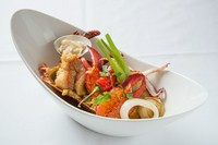 旬で変わる、シェフのスペシャリテ『ブイヤベース』