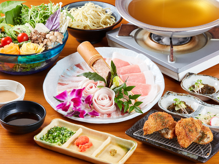 精選阿古豬與時令蔬菜的涮鍋“島豬肉套餐”