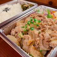 豚肉料理の定番と言えば「生姜焼き」当店オリジナルの味付けで仕上げました♪＊大盛り（ほぼキロ弁！）￥650（税込）もご用意しております＊