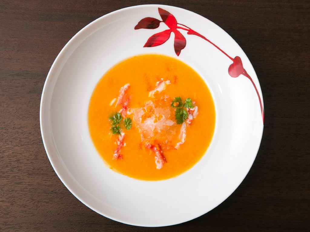 タラバガニとふかひれのスープ　嘉禅スタイル