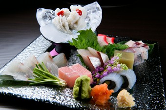 好みの予算に合わせて、料理長が厳選してくれる。厳選された旬魚を味わい尽くす『料理長厳選こだわり刺盛』