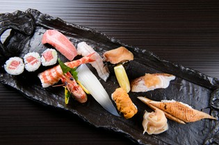 仕入れ状況で変わる鯖の旨味を丁寧に引き出す『さば棒寿司』