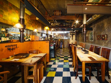 席ごとにしっかりと仕切りを作れるので、二人だけの時間を堪能