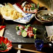 ・4名様からご利用可能。

・前日までに要予約。

・お一人様6000円/6500円/7000円にて承っております。

・本コースは2時間飲み放題付です。

・苦手な食材や、年齢層、性別などお気軽にお聞かせ下さい。お客様の希望に合わせて、コース内容の変更も応じます。

・プラス追加料金で食材をグレードアップまたはお料理を追加します。