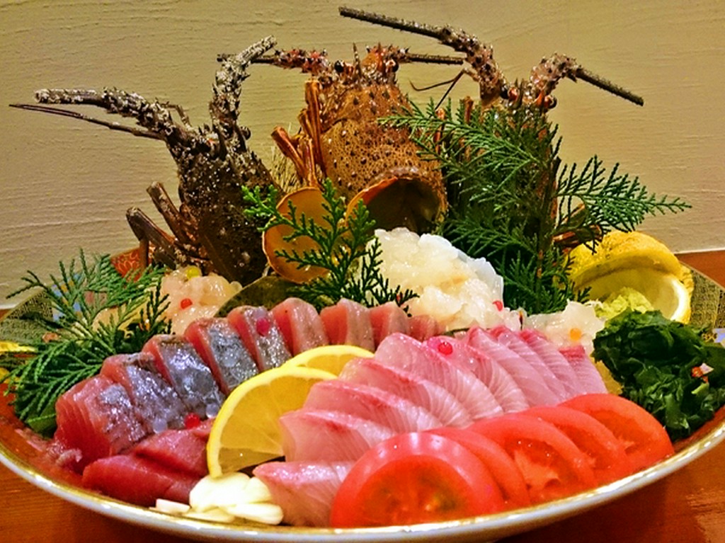 逸品の鮮魚、旬菜の天婦羅で、想い出に残る土佐の夏を。