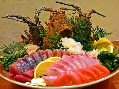 逸品の鮮魚、旬菜の天婦羅で、想い出に残る土佐の夏を。