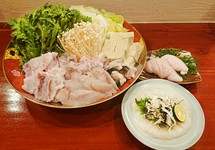 土佐が誇る鯨料理を堪能できる大満足のコース。
＋1800円で飲み放題。4名様～、2日前までにご予約下さい。