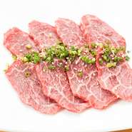 ぴこぴこ精肉店すべてのお肉の基本になるのがこのロース。「一番安いお肉がこれ！？」と驚くばかりです。