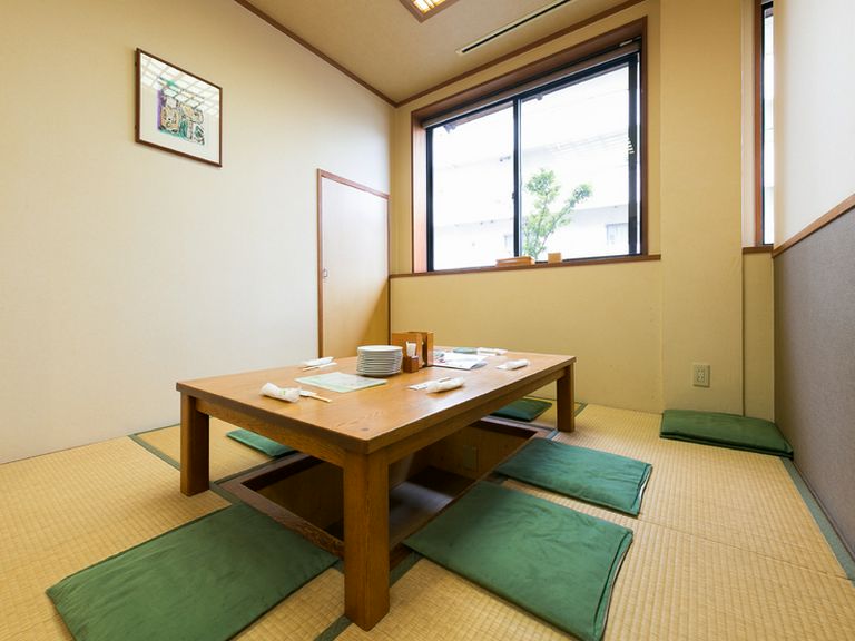 個室で和気あいあい。家族団らんの時間で絆が深まる